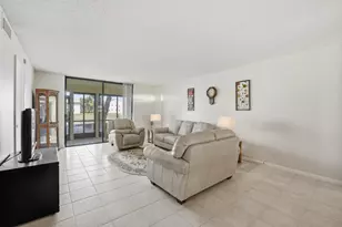 4725 Lucerne Lakes Blvd Blvd E, Lake Worth, FL 33467 - Photo 3