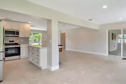 2001 Collier Avenue, Lake Worth, FL 33461 - Photo 9