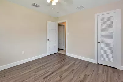 2001 Collier Avenue, Lake Worth, FL 33461 - Photo 11