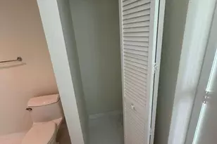 665 NE 25th St, Miami, FL 33137 - Photo 35