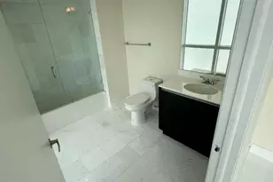 665 NE 25th St, Miami, FL 33137 - Photo 25