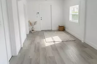 1527 NW 63rd St, Miami, FL 33147 - Photo 23