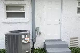 1527 NW 63rd St, Miami, FL 33147 - Photo 21