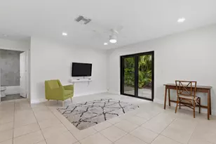 825 Dogwood Dr, Delray Beach, FL 33483 - Photo 9