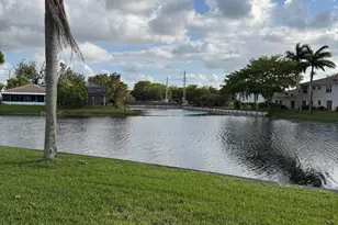 6808 NW 70th St, Tamarac, FL 33321 - Photo 21