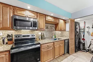 236 SE 10th Ave, Pompano Beach, FL 33060 - Photo 11