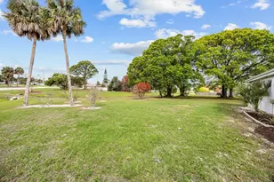 1673 SE Lyngate Dr, Port Saint Lucie, FL 34952 - Photo 17