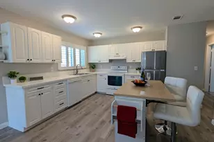 1673 SE Lyngate Dr, Port Saint Lucie, FL 34952 - Photo 7