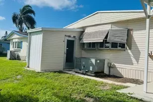 19 W Caribbean, Port Saint Lucie, FL 34952 - Photo 5