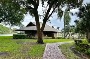 9450 Poinciana Pl, Davie, FL 33324 - Photo 21