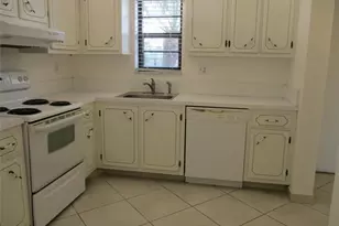 9233 SW 8th St, Boca Raton, FL 33428 - Photo 5