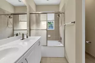 228 Lake Monterey Cir, Boynton Beach, FL 33426 - Photo 35