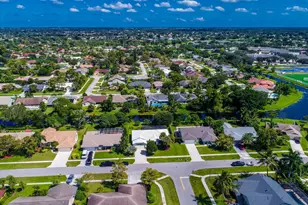 1935 Primrose Ln, Wellington, FL 33414 - Photo 37