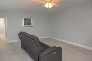 210 Salisbury I, West Palm Beach, FL 33417 - Photo 3