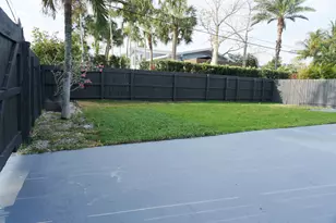 1498 NE 38th St, Oakland Park, FL 33334 - Photo 3