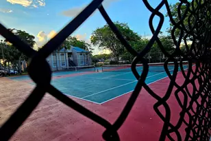 1881 NW 96th Terrace, Pembroke Pines, FL 33024 - Photo 23