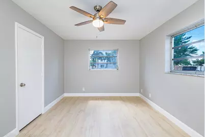 2209 NE 2nd Street #6, Pompano Beach, FL 33062 - Photo 5