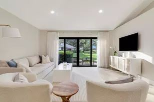 523 Club Dr, Palm Beach Gardens, FL 33418 - Photo 3