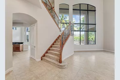 10513 Versailles Boulevard, Wellington, FL 33449 - Photo 11