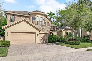 10513 Versailles Blvd, Wellington, FL 33449 - Photo 3