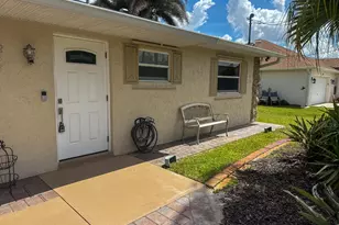 253 SW Chapman Ave, Port Saint Lucie, FL 34984 - Photo 3