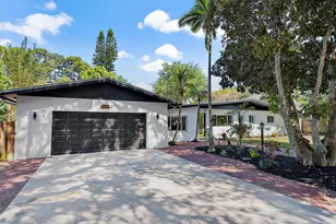 805 E Madison Ave, Stuart, FL 34996 - Photo 3