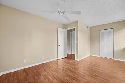 410 Pine Glen Lane #D2, Greenacres, FL 33463 - Photo 13