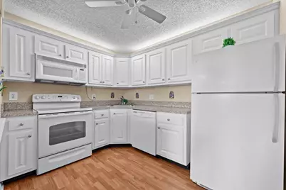 410 Pine Glen Lane #D2, Greenacres, FL 33463 - Photo 9