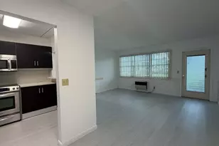 319 Newport V, Deerfield Beach, FL 33442 - Photo 3