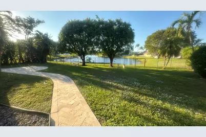 6448 Blue Bay Circle, Lake Worth, FL 33467 - Photo 23