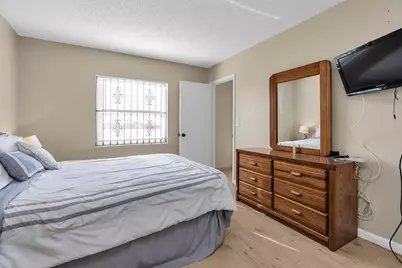 6715 W 26th Drive #101-6, Hialeah, FL 33016 - Photo 17