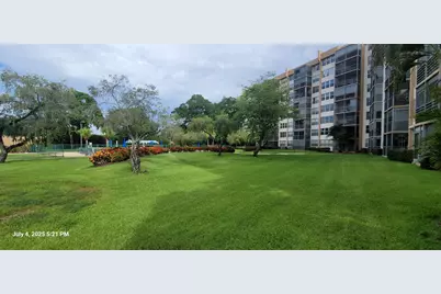 1300 Saint Charles Place #L19, Pembroke Pines, FL 33026 - Photo 19