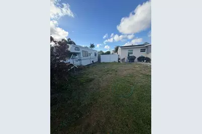 320 Winged Foot Road, Palm Springs, FL 33461 - Photo 37