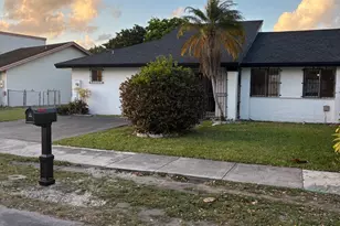 12231 SW 210th St, Miami, FL 33177 - Photo 3