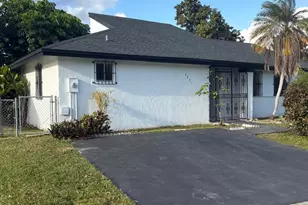 12231 SW 210th St, Miami, FL 33177 - Photo 5