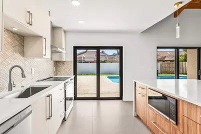 21212 Escondido Way, Boca Raton, FL 33433 - Photo 11