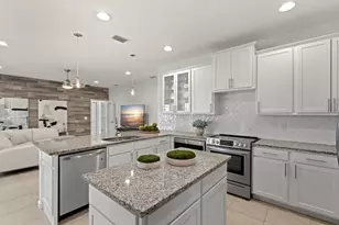 12150 SW Aventino Dr, Port Saint Lucie, FL 34987 - Photo 15