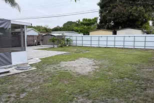 6305 Garfield St, Hollywood, FL 33024 - Photo 13