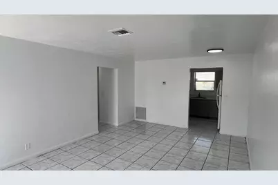 390 SW 27th Terrace, Fort Lauderdale, FL 33312 - Photo 5