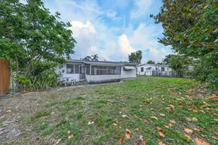 27 NE 17th Ave, Pompano Beach, FL 33060 - Photo 35