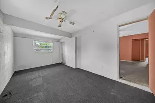 27 NE 17th Ave, Pompano Beach, FL 33060 - Photo 21