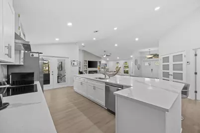 12677 Headwater Circle, Wellington, FL 33414 - Photo 11