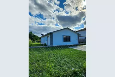 1565 W 36th Street, Riviera Beach, FL 33404 - Photo 1