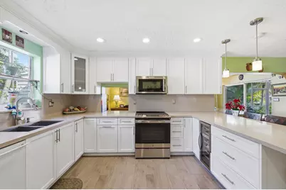 1811 NW 119th Avenue, Pembroke Pines, FL 33026 - Photo 15