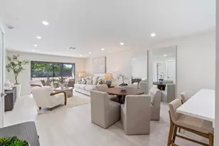 47 Stratford Ln W, Boynton Beach, FL 33436 - Photo 3