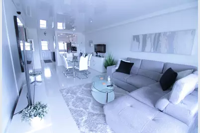 470 Paradise Isle Boulevard #302, Hallandale Beach, FL 33009 - Photo 11