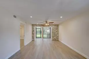 400 Club Cir, Boca Raton, FL 33487 - Photo 11