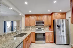 400 Club Cir, Boca Raton, FL 33487 - Photo 5