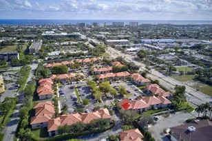 400 Club Cir, Boca Raton, FL 33487 - Photo 39
