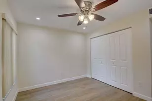 400 Club Cir, Boca Raton, FL 33487 - Photo 23